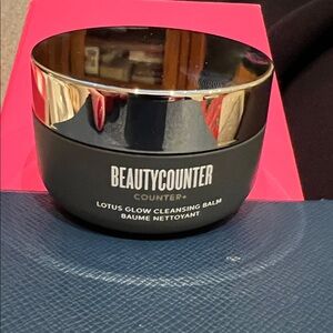 Beautycounter Lotus Glow Cleansing Balm.
1oz
